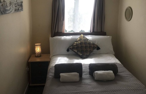 Netley Apartment | The Shore 2 bed apartment 10 minutes from the cruise terminal