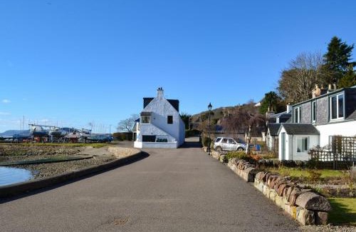 Fortrose House | The Shore