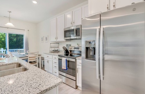 Captain's Cove House | The Shore Shanty - 25 minutes to Chincoteague!