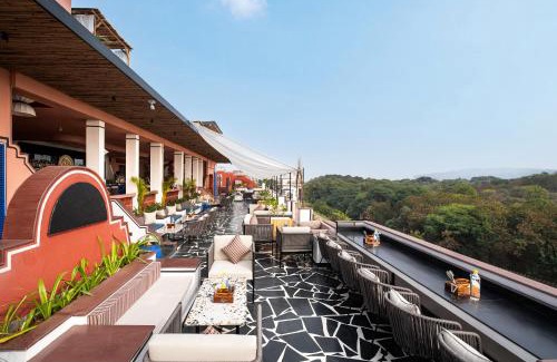 Shavri Colony Hotel | The Sierra - By The Lake