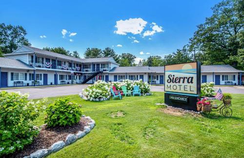 Traverse City Hotel | The Sierra Motel