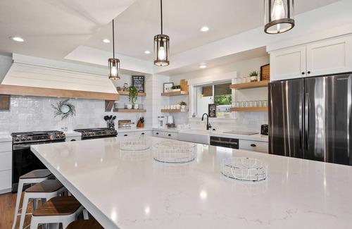 Garden City Cabin | The Silo and the Barn at Bear Lake w/POOL (Sleeps 51) by BLLR
