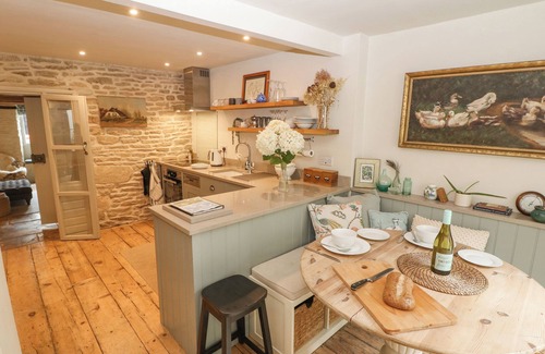 Minchinhampton Cottage | The Snug No 35 West End
