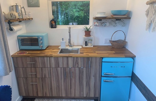 Ingonish Beach Cabin | The Snuggy -NEW! Ocean views -Private - Eco-Lux - King Bed - Adults Only!