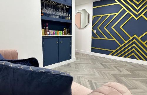 Cathays House | The Social Club - The Ultimate Experience - Sleeps 20 With Own Private Club