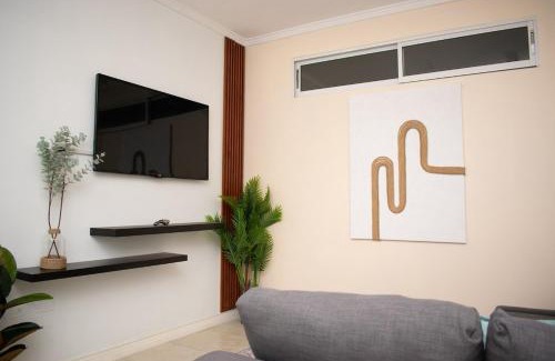 New Kingston Apartment | The Soul of Kingston Chic 2BR Condo with Pool and GYM