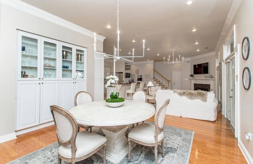 Covington House | The Southern House | Canal View & Pet Friendly