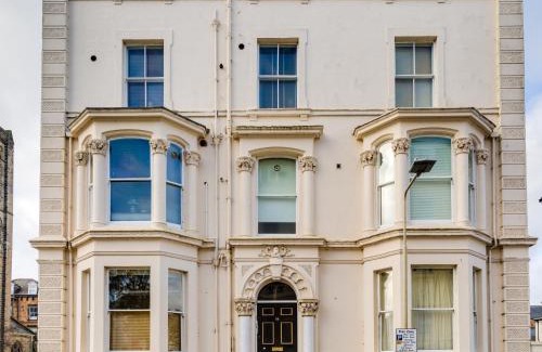 South Cliff Apartment | The Spires