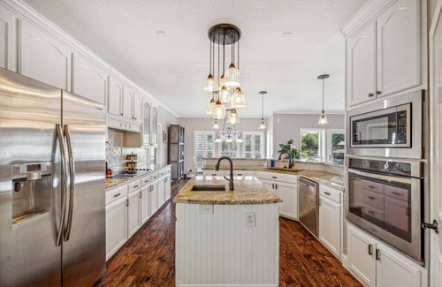 Granbury House | The Spot at Lake Granbury