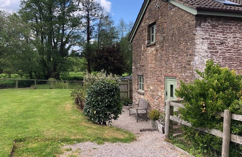 Marstow Cottage | THE STABLE, pet friendly, with a garden in Marstow