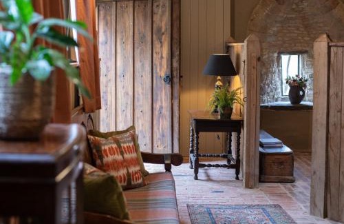 Priors Marston House | The Stables at Holy Well
