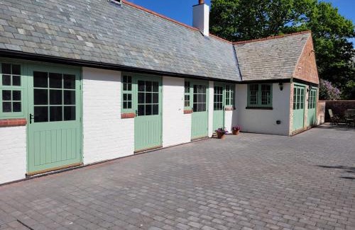 Hendrerwydd House | The Stables