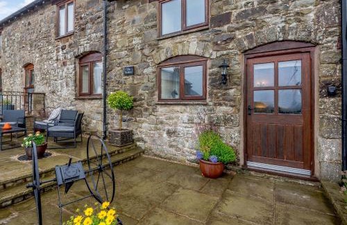 Welshpool House | The Stables