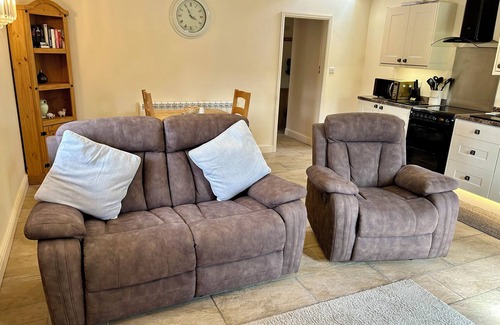 Newton Grange Cottage | THE STABLES, with a garden in Ashbourne
