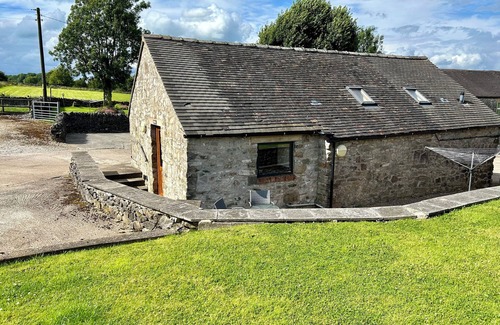 Newton Grange Cottage | THE STABLES, with a garden in Ashbourne