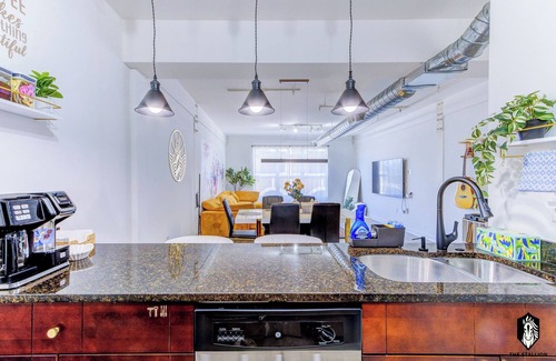 Downtown Memphis Apartment | The Stallion