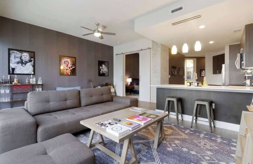 West End Apartment | The Stevie Ray Vaughan Flat ATX
