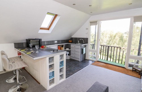 Clows Top Apartment | THE STILEHOUSE APARTMENT, with a garden in Menith Wood