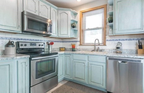 Hermann House | The Stone Cottage, The Stone Cottage is a beautiful, spacious 3 bedroom, 3 bath house