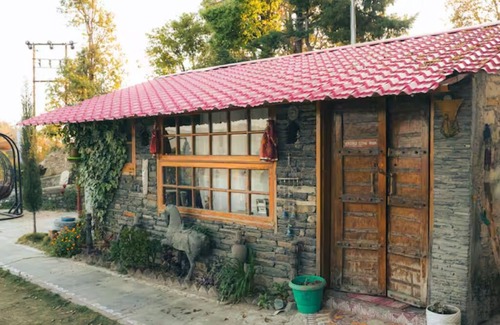 Kaul Cottage | The Stone House 1, Mukteshwar by Ebony Stays | Cosy 1BHK with Hill Views