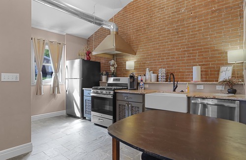 Washington House | The Studio w/Shared Bath