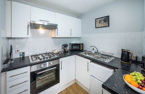 Staines Apartment | The Stylish Apartment is Next to the Train Station Train Station Serenity