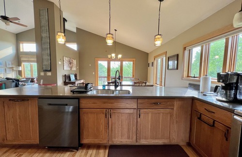 Bayfield House | The Summer House - basketball court & large yard