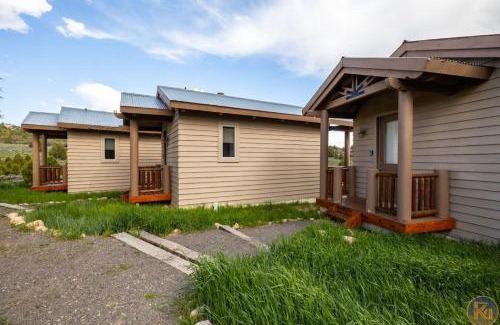 Alton House | The Sunflower Tiny Cabin at The Wildflower near Zion and Bryce