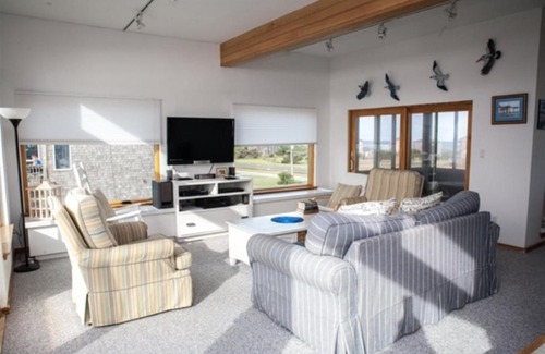 Frisco House | THE SUNNY SPOT cottage