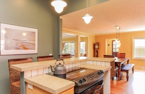 Saugatuck Villa | The Swallow