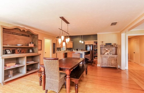 Saugatuck Villa | The Swallow