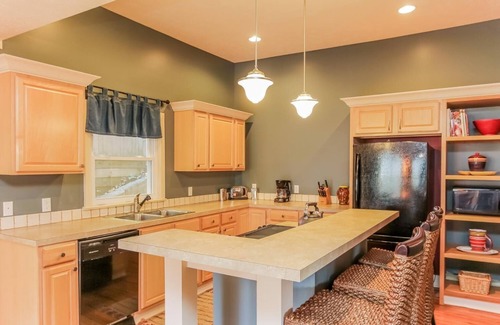 Saugatuck Villa | The Swallow