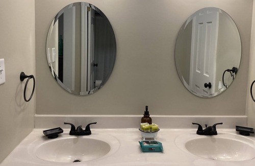 Tie Plant House | The Tall Pines. Just minutes from beautiful Grenada Lake