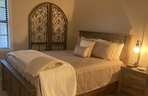 Tie Plant House | The Tall Pines. Just minutes from beautiful Grenada Lake