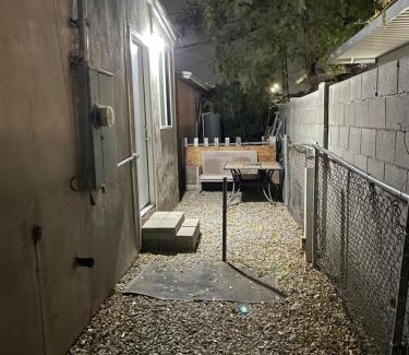 Garfield House | THE TAYLOR 1 BEDROOM GUEST HOUSE FULL KITCHEN and PRIVATE GATED YARD ARTS RooSEVELT ROW CONVENTION CENTER STADIUMS ASU DOWNTOWN PHOENIX