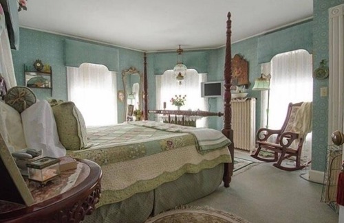 Plymouth Bed & Breakfast | The Tea Rose Inn at Plymouth