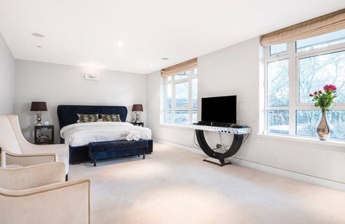 Frognal and Fitzjohns House | The Templewood Mansion