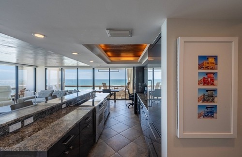 Siesta Key Village Condo | The Terrace 10-2 Gulf-Front Luxury with Iconic Views