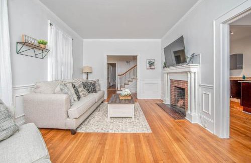 Terry Sanford Apartment | The Terry Sanford Guest House Apt A