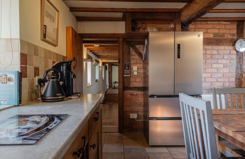 Sedgeberrow House | The Threshing Barn - Stunning 5 Bedroom Retreat