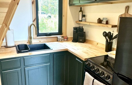 Ironton Apartment | The Tiegen Rae: cozy mountain cabin with huge views