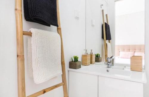 Penha de Franca Apartment | The Tile House 95