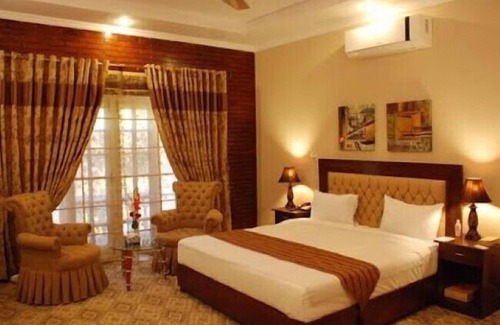 Gulshan-e-Iqbal House | The Times inn Couples