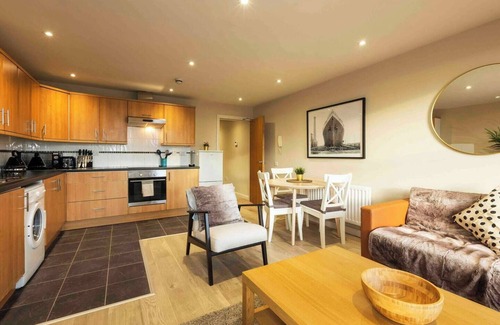 Belfast Apartment | The Titanic-1bd Trendy Ap (Gold Short Term Stays)