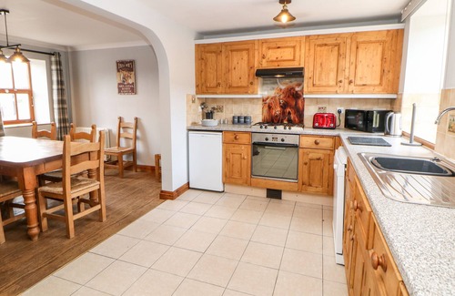 Over Haddon Cottage | THE TOM WRAGG SUITE, pet friendly, with a garden in Bakewell