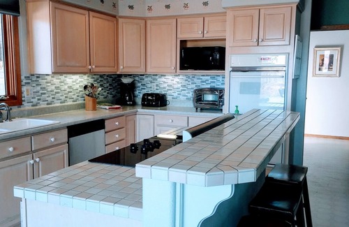 Skyway House | The Top of Skyway, for Long Term Rental