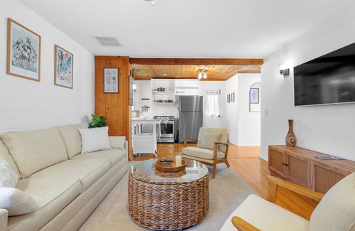 Topanga Cottage | The Topanga Cottage - Peaceful Canyon Escape