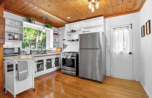 Topanga Cottage | The Topanga Cottage - Peaceful Canyon Escape