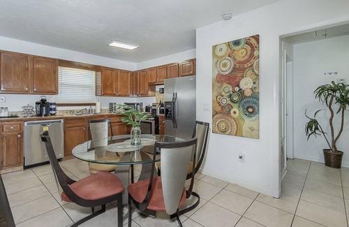 Clinton House | *THE TOTAL PACKAGE!*