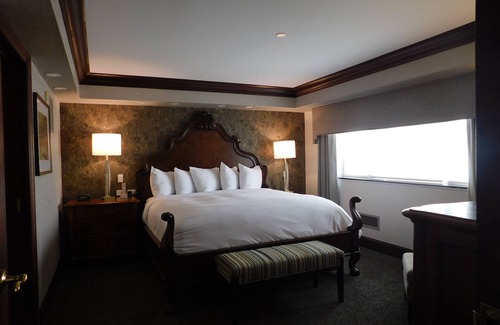 Downtown Hotel | The Towers At Kahler Grand Hotel